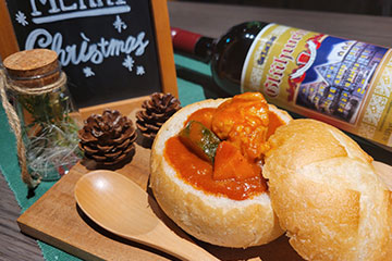 シチューパン　ごろごろチキンのトマトソース煮込み