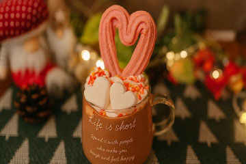 ハートがいっぱいホットチョコミルク